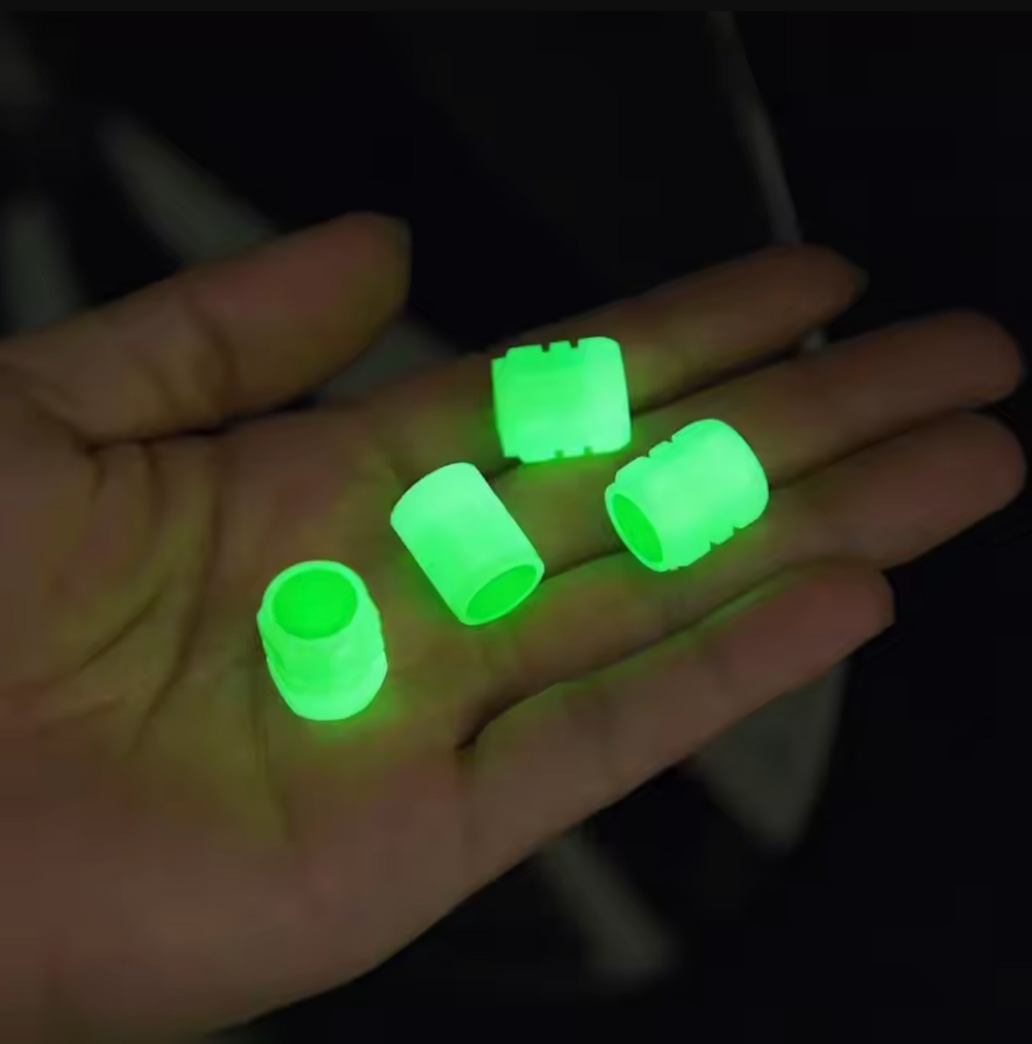 4 stk glødeventilhetter med billogo (universell passform)